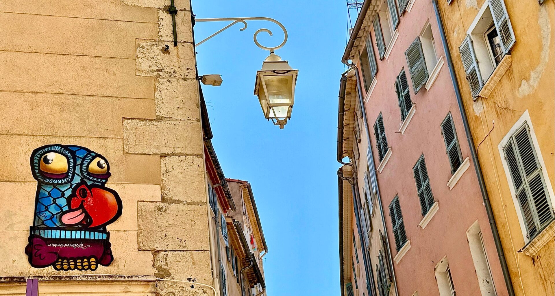 Suivez le guide: une visite commentée pour les amateurs de street art à Toulon