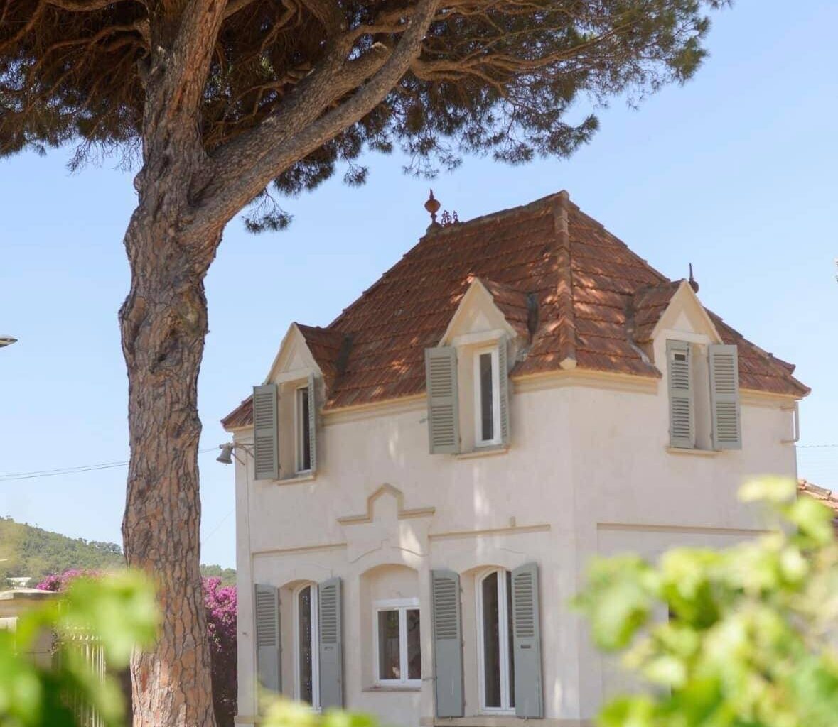 A Carqueiranne, ce château chargé d’histoire renaît depuis son acquisition en 2023 par Vincent Lamour