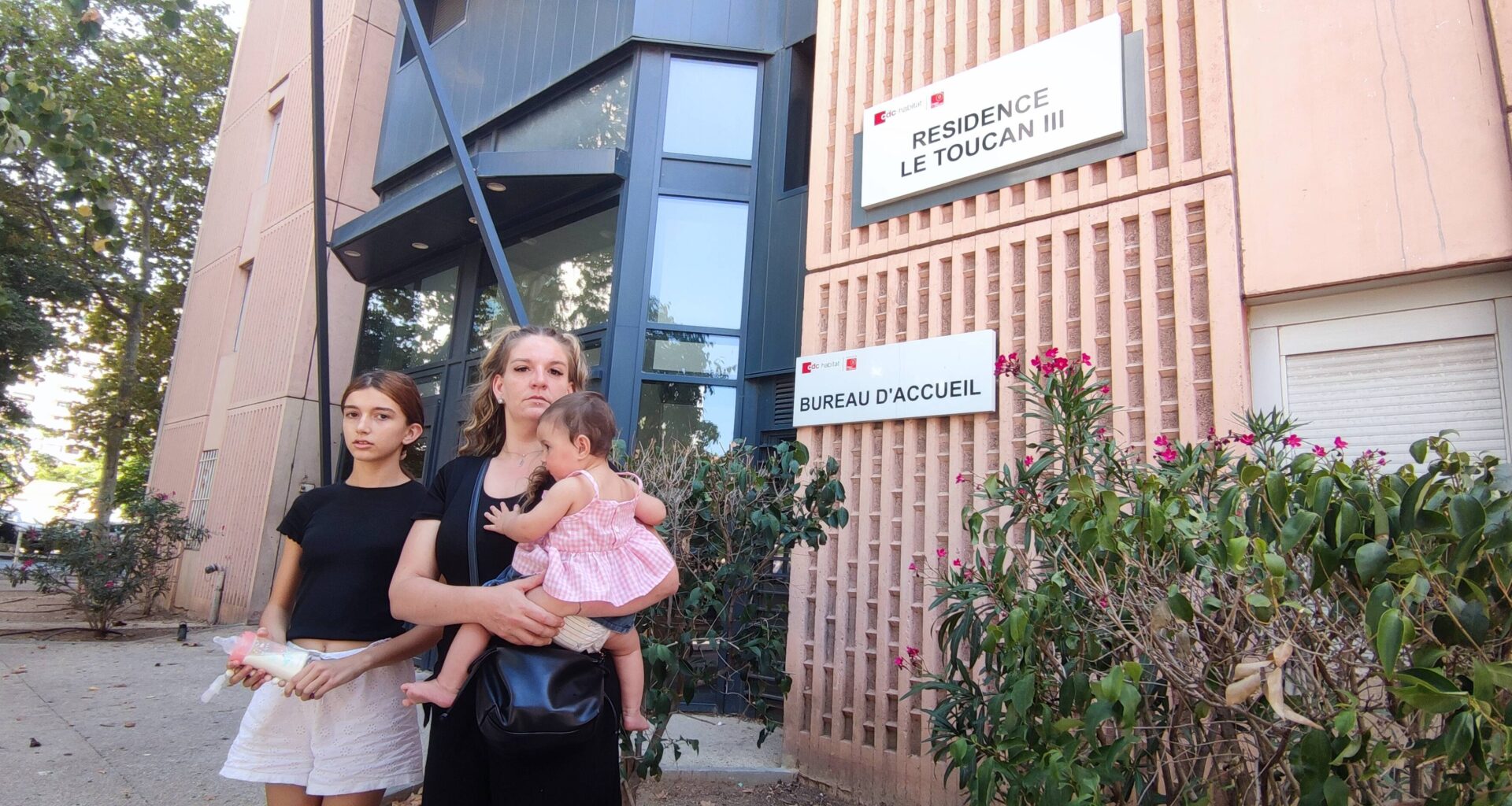 "On vit dans un état d’insalubrité permanent": à Toulon, cet immeuble est infesté de punaises de lit