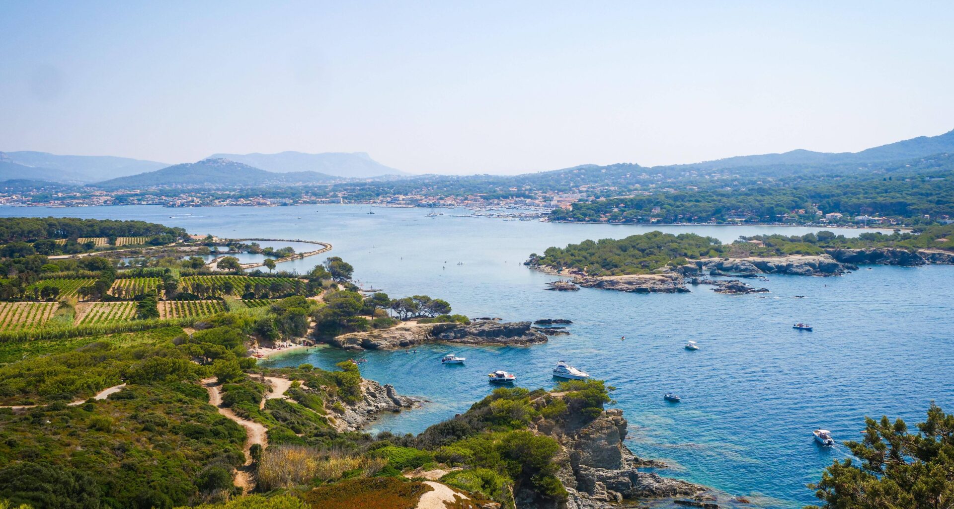 Les Embiez: une île et mille histoires à découvrir grâce aux visites guidées