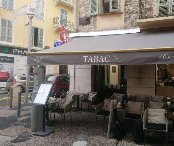 A Nice, le gérant d'un bar et son employé agressés par des clients qui ne voulaient pas quitter la terrasse à l’heure de fermeture