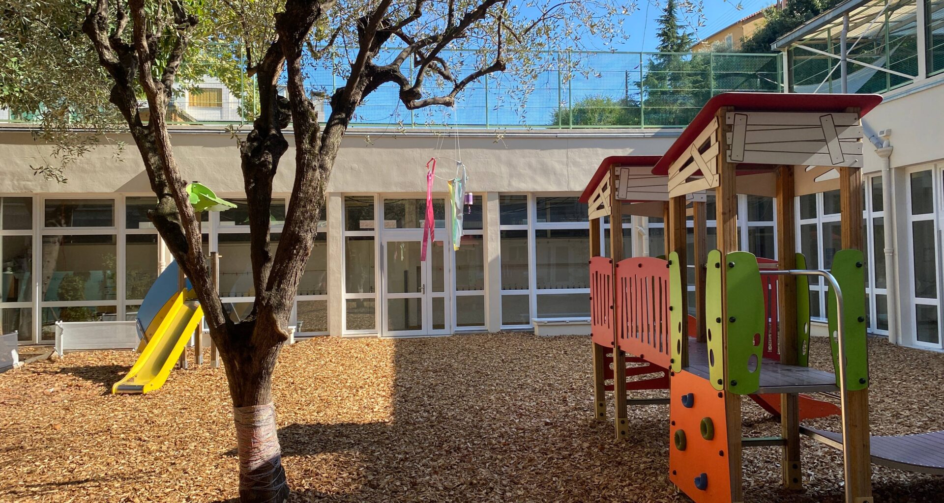 Végétalisation, ventilateurs dans les classes, étanchéité: où en sont les travaux dans les écoles de Nice?