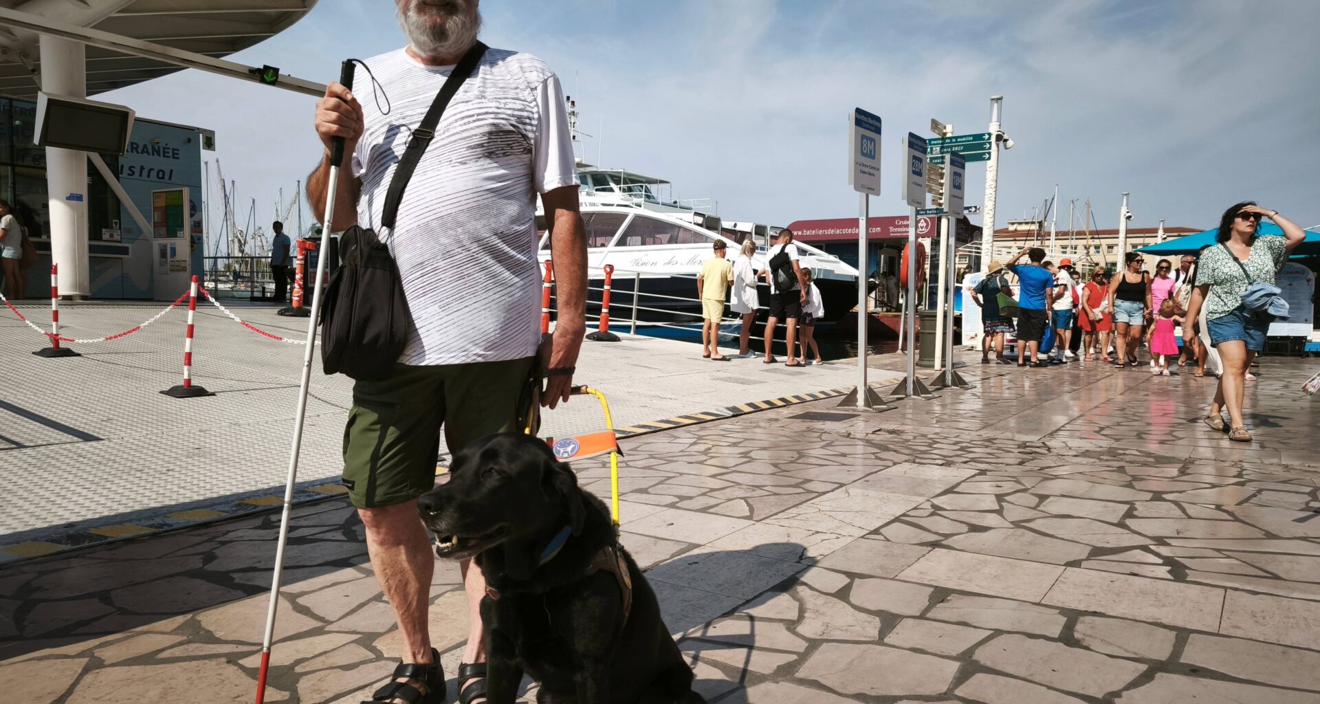Refusé d'un restaurant à Toulon car son chien guide l'accompagne, ce retraité déficient visuel porte plainte