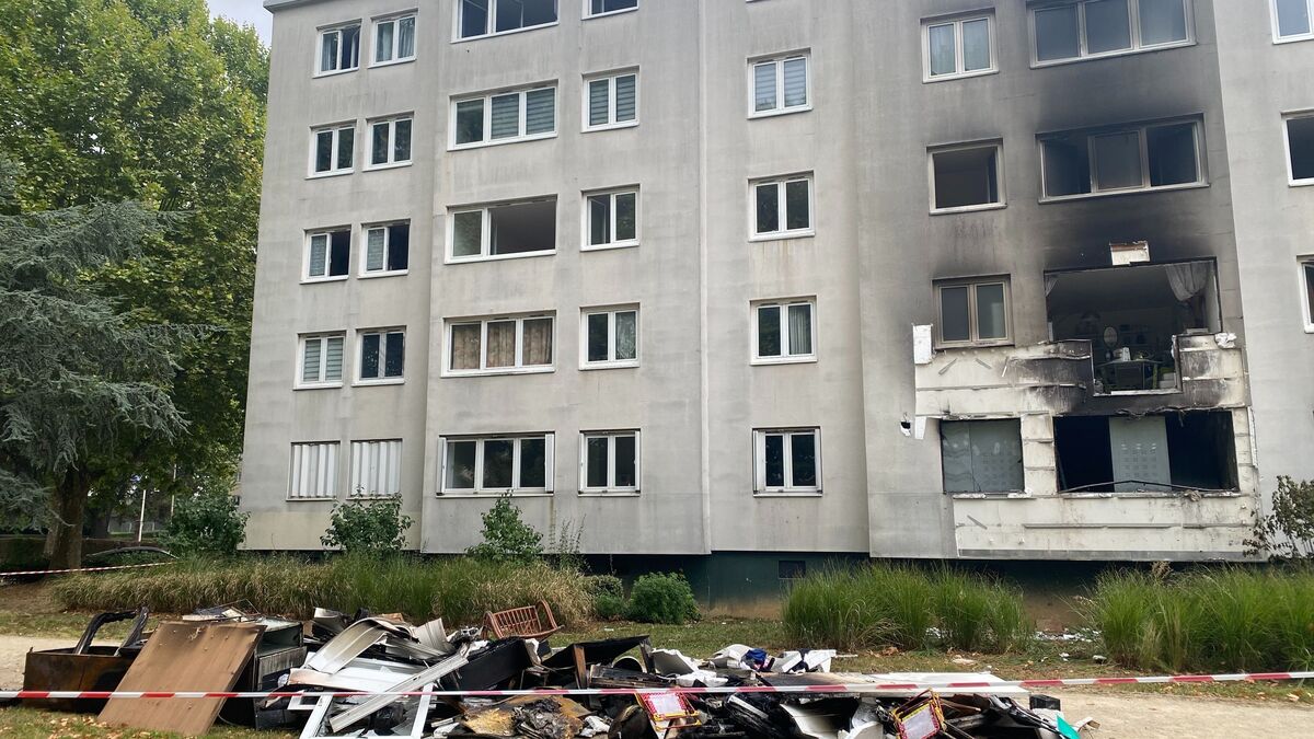 « Avec la fumée, je ne savais plus où poser mes pieds » : à Villejuif, le choc après l’incendie dans un immeuble