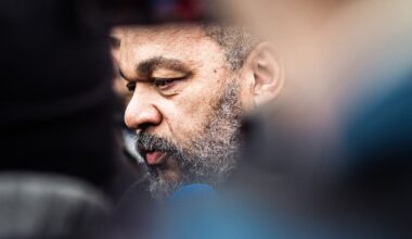 En Bretagne, Dieudonné organise des spectacles chez des particuliers contournant ainsi les interdictions préfectorales – Libération