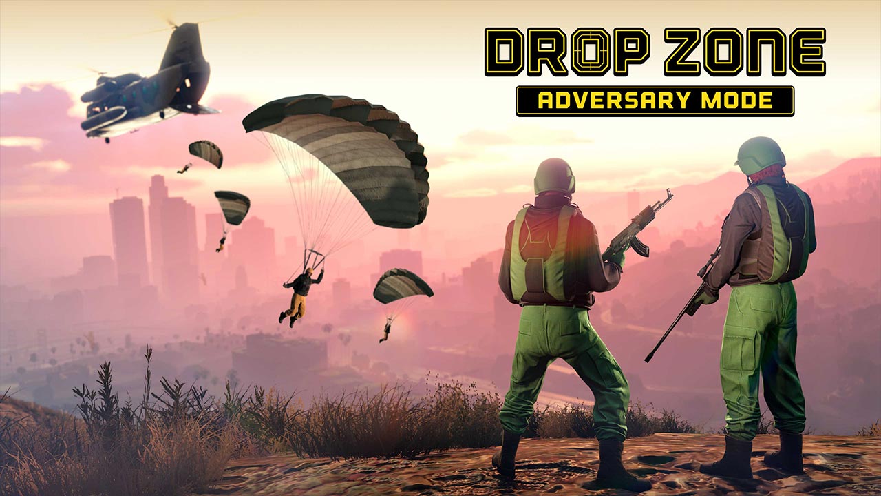 Sur cette image, deux personnages de GTA Online se trouve au premier plan, ils sont de dos et sont armée. En arrière plan, on y voit 4 autres personnages qui se sont parachuter d'un hélicoptère Cargobob. Cette scène provient du mode rivalité 'Capture d'ozone', 'Drop Zone' en anglais.