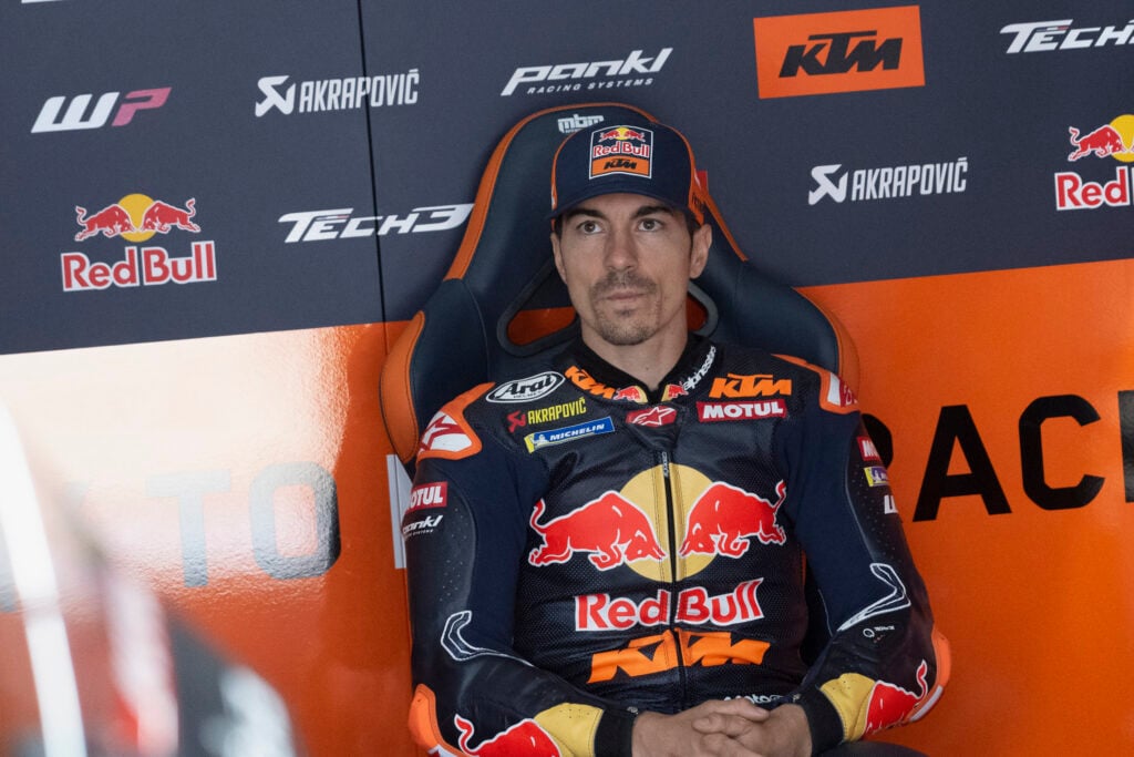 Maverick Vinales dans le garage KTM Tech3 au Grand Prix d'Espagne 2025
