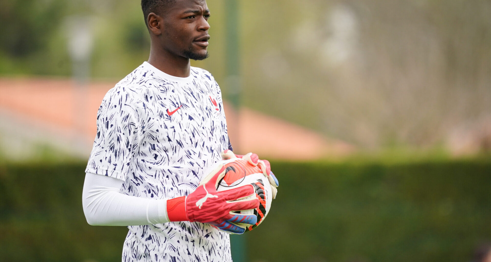 [Mercato] Simon Ngapandouetnbu va résilier avec l’OM et rallier Montpellier
