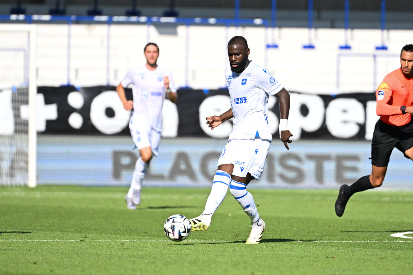 Auxerre saisit la LFP dans l’affaire Lassine Sinayoko - France - AJ Auxerre