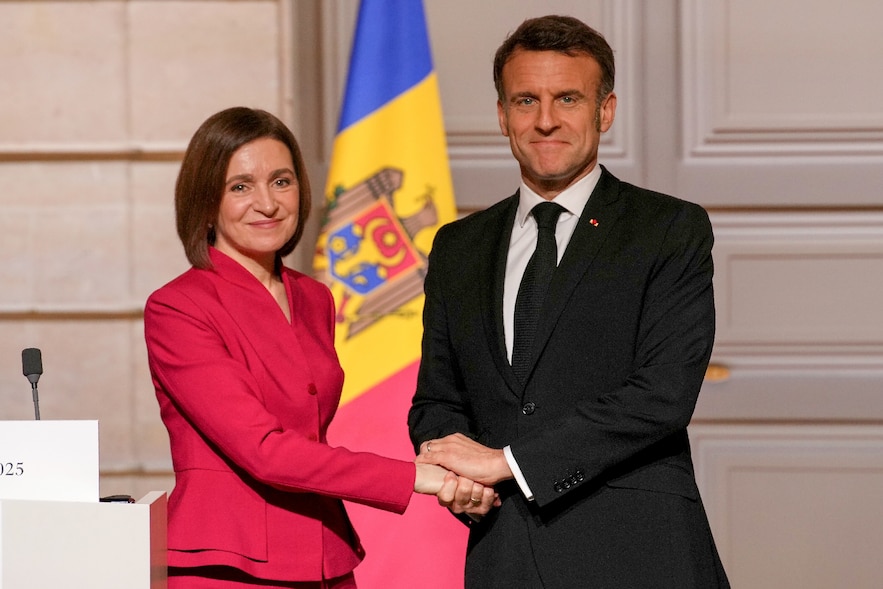 Le président Emmanuel Macron et son homologue moldave Maia Sandu à l'Elysée, le 10 mars 2025 à Paris