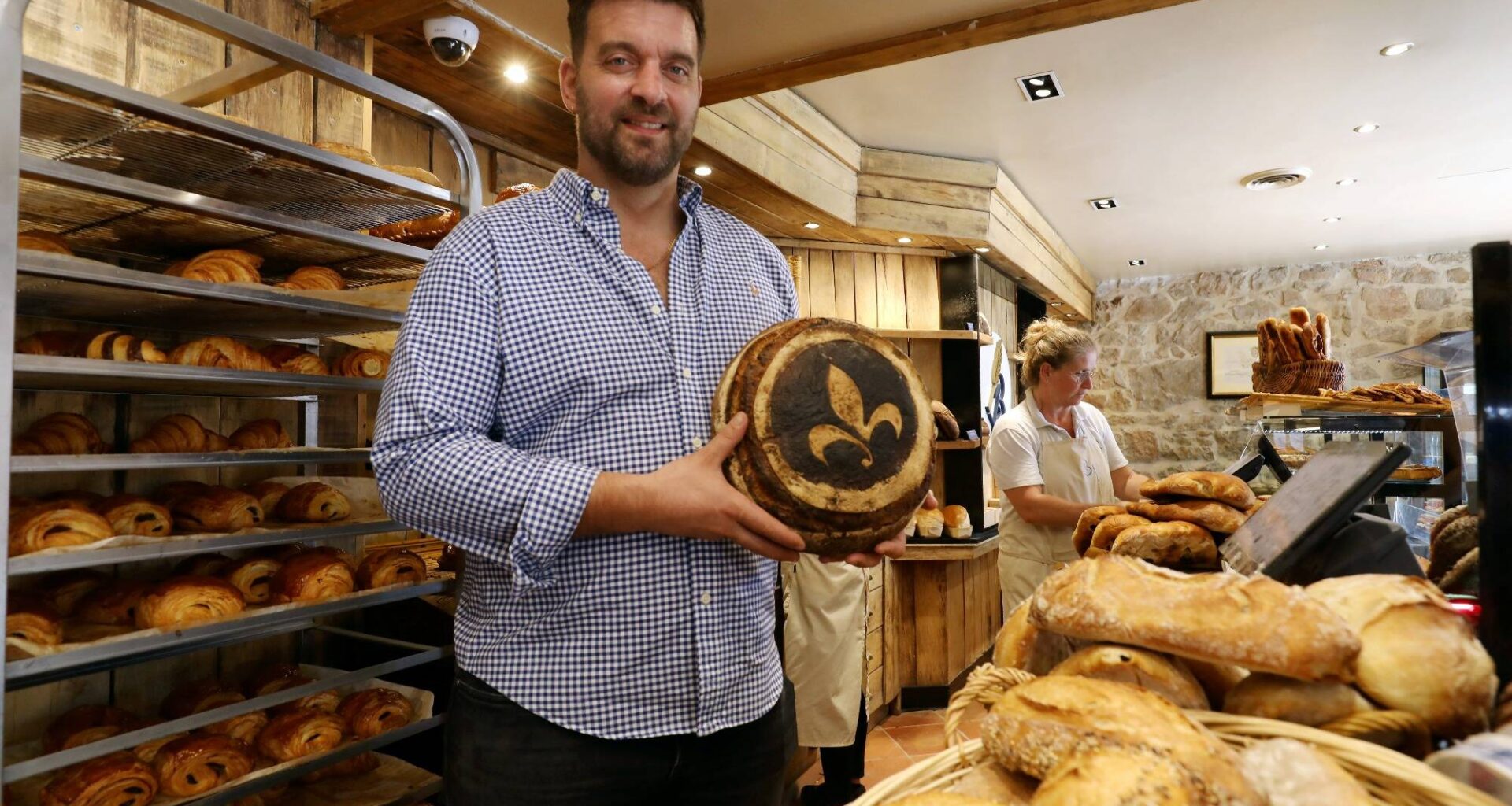 “Que les gens voient le boulanger travailler”: après six ans à La Turbie, Ma Première Boulangerie confirme son engagement artisanal et poursuit son essor