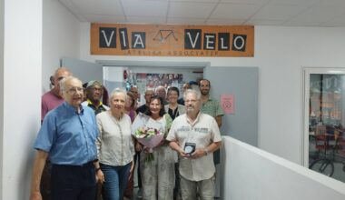 Roger Neri, 81 ans, reçoit la médaille de la Ville pour son combat en faveur du vélo à Nice