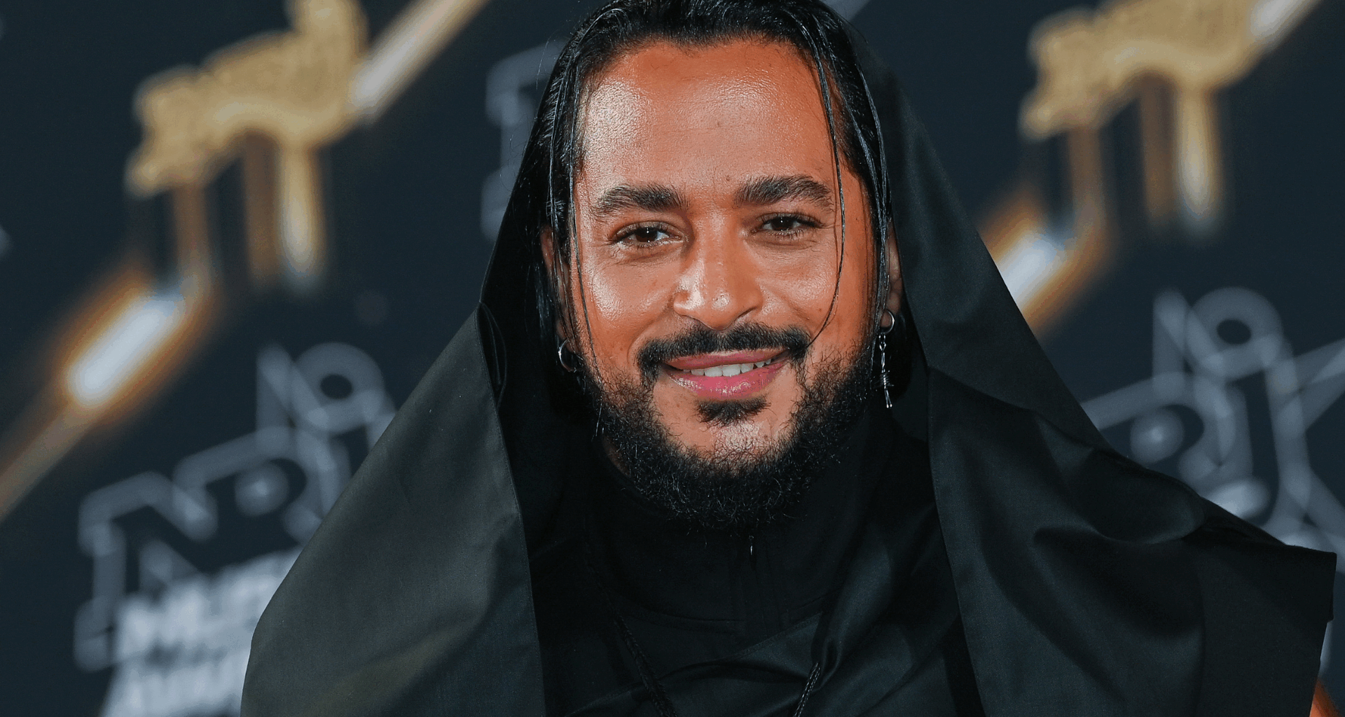 “J’ai trop hâte” : Slimane sort du silence et annonce une nouvelle date de concert, loin de la France