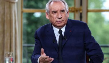 « Continuons le combat » : François Bayrou ne veut pas dire « au revoir »