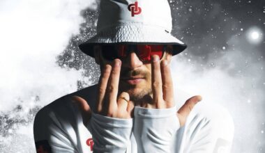 "La Twingo, la Twingo": le rappeur Jul réagit (à sa façon) à la polémique autour de "Toi et moi"