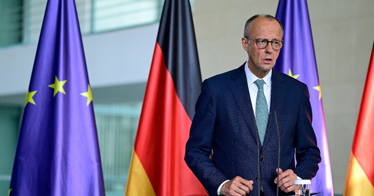 Le chancelier allemand Friedrich Merz face aux journalistes à l'issue d'une réunion à Berlin, le 28 juillet 2025