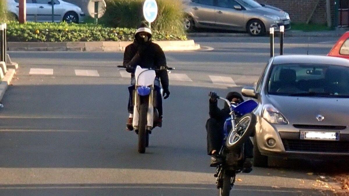 Rodéo urbain mortel près de Bordeaux : un an de prison ferme pour deux jeunes motards