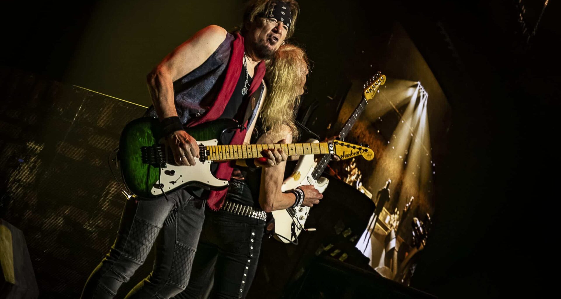 Adrian Smith (Iron Maiden) raconte le retrait de Nicko McBrain et l’arrivée de Simon Dawson derrière les fûts