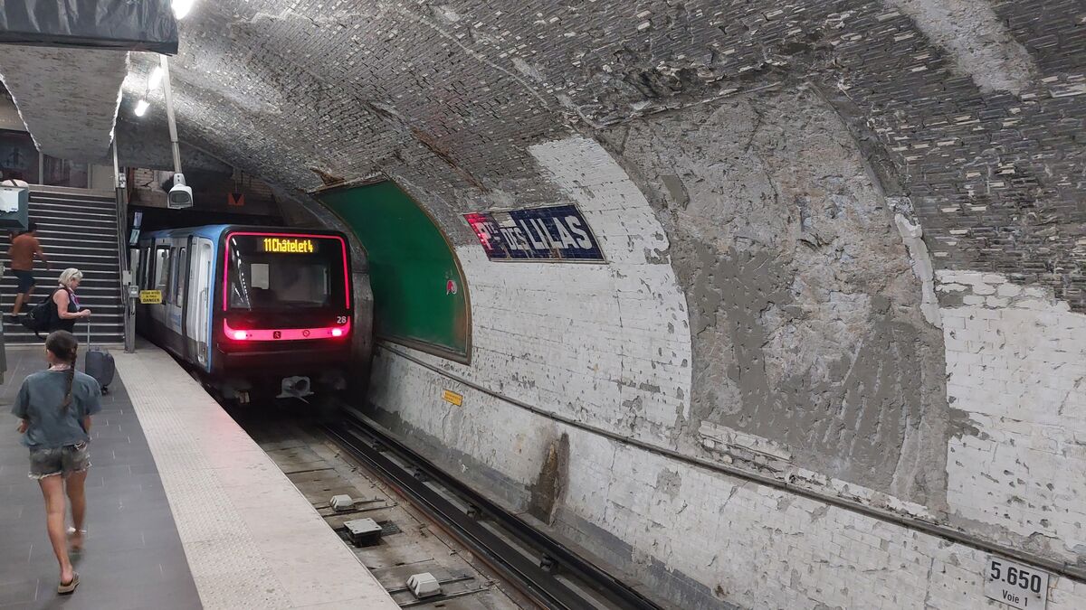 « Pendant les vacances, ils ont tout cassé » : Brassens effacé de la station de métro Porte-des-Lilas