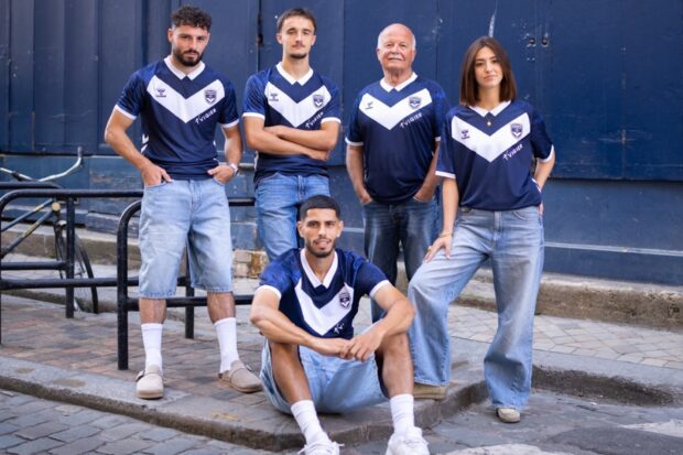 Girondins de Bordeaux. Les maillots domicile et extérieur dévoiles, les 1ers signés Hummel