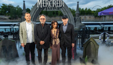« La Plage de Mercredi » lancée par Tim Burton et Jenna Ortega : la série de Netflix s’installe sur les quais