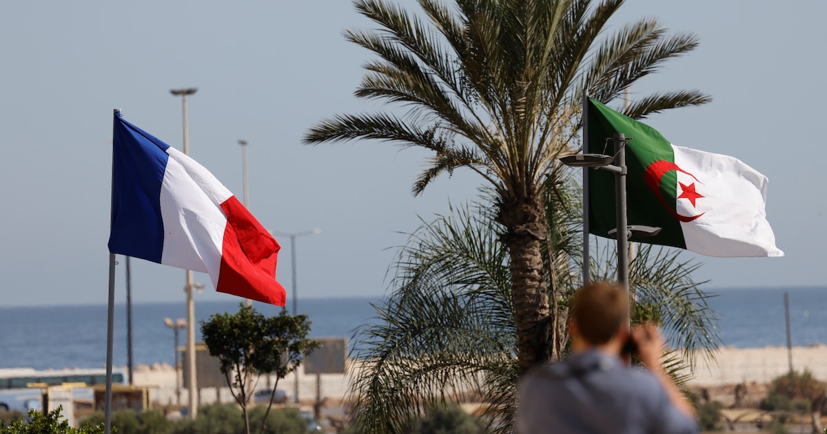 Paris est disposée à engager un bras de fer avec l'Algérie si elle ne revient pas sur sa décision d'expulser les douze fonctionnaires français
