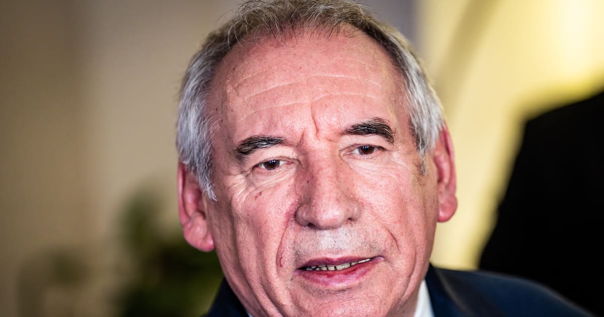 François Bayrou promet de passer au crible et supprimer les avantages indus des responsables politiques – Libération