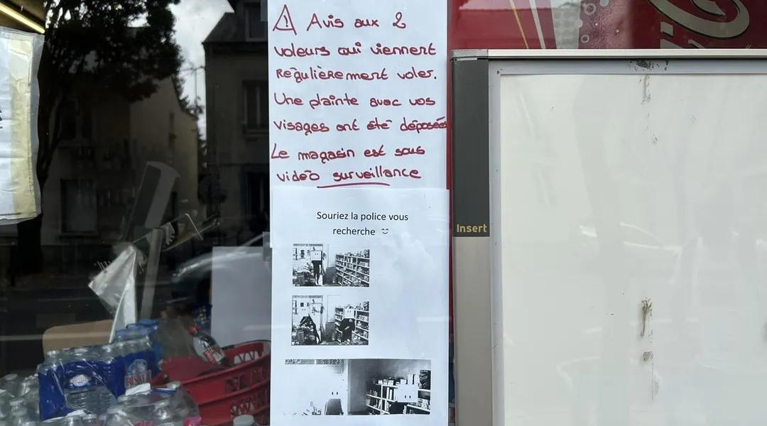 « Une plainte avec vos visages a été déposée » : à l’entrée de l’épicerie, les