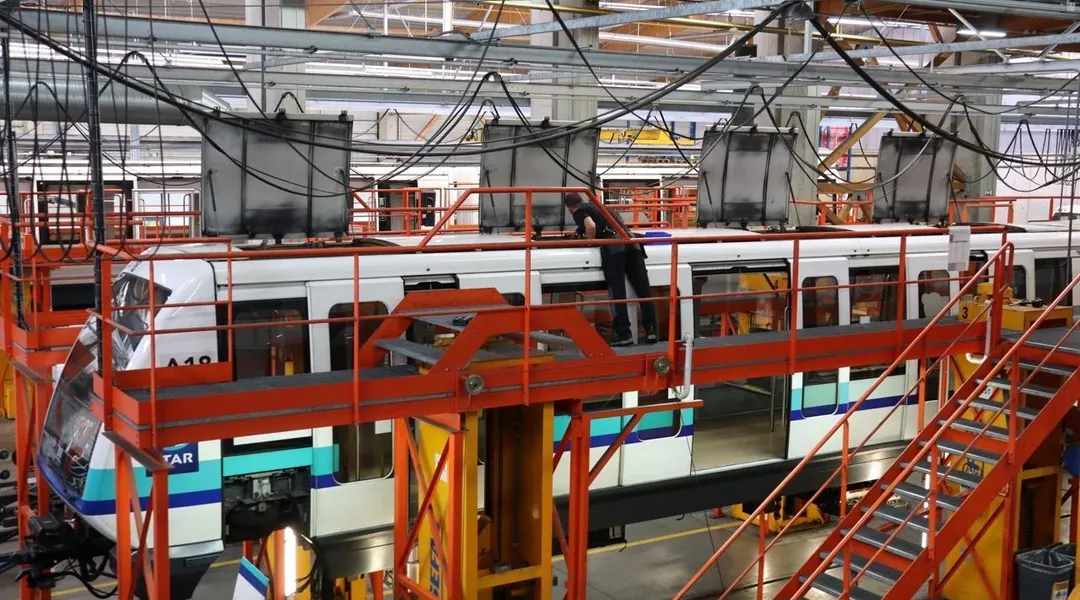 À Rennes, dans ces ateliers, on rajeunit les rames de métro de la ligne A