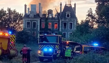 EN IMAGES. L’incendie d’un château désaffecté près de Nantes mobilise les pompiers toute la - Maville Angers