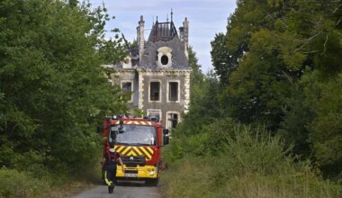 Après des heures de lutte, près de Nantes, les pompiers quittent le château, un expert a été