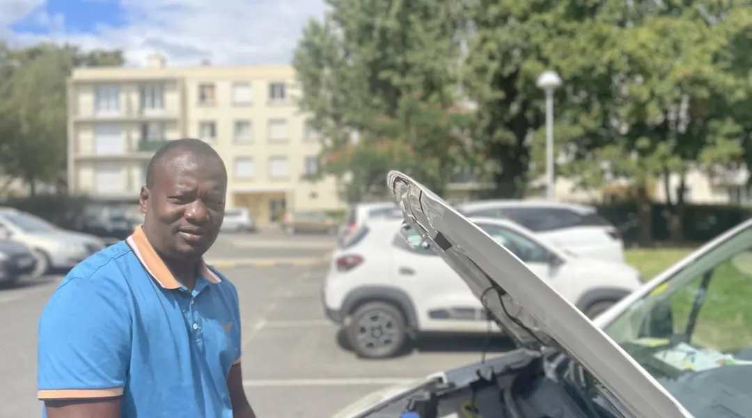Après la rue, l’ex sans papier s’installe comme mécano avec le microcrédit près de Nantes