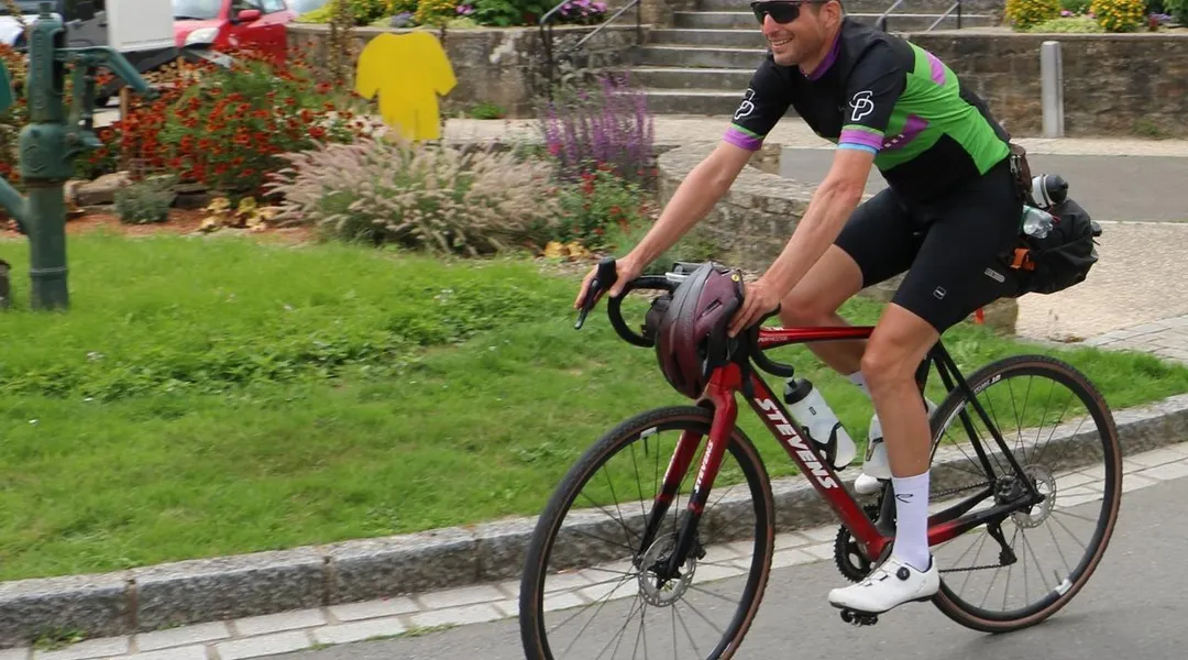 Cet Allemand parcourt 1 350 km à vélo pour célébrer le jumelage avec une commune près de
