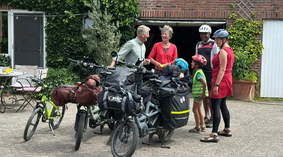 Des vacances à vélo pour pas un rond : une douche prétexte à la rencontre