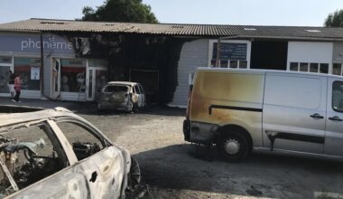 Deux commerces touchés par un incendie près de Nantes