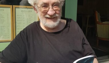 Pour sa série romanesque, cet auteur nantais a choisi un personnage central un peu paarticulier