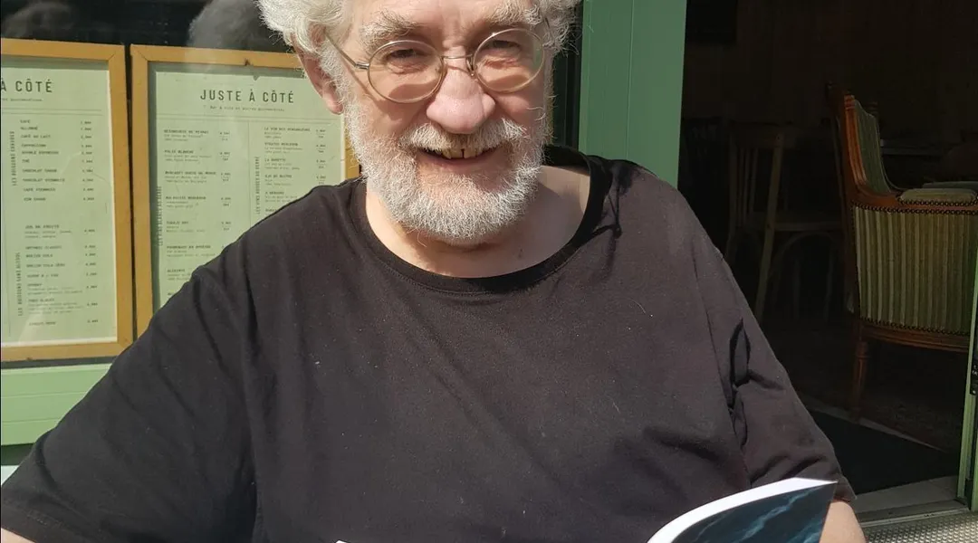 Pour sa série romanesque, cet auteur nantais a choisi un personnage central un peu paarticulier