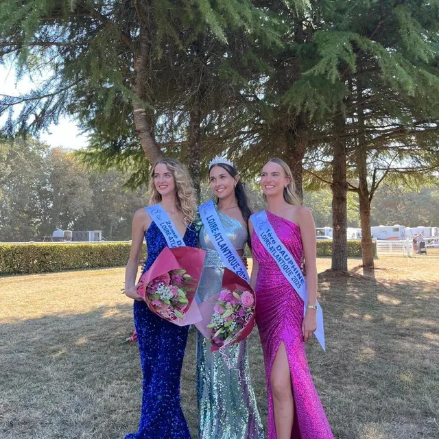photo la nouvelle miss loire-atlantique 2025 avec ses dauphines.  ©  photo presse océan-romain marzellière