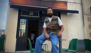 À Rennes, pour sa première affaire, il ouvre « un petit bar de quartier » nommé Vilain.e