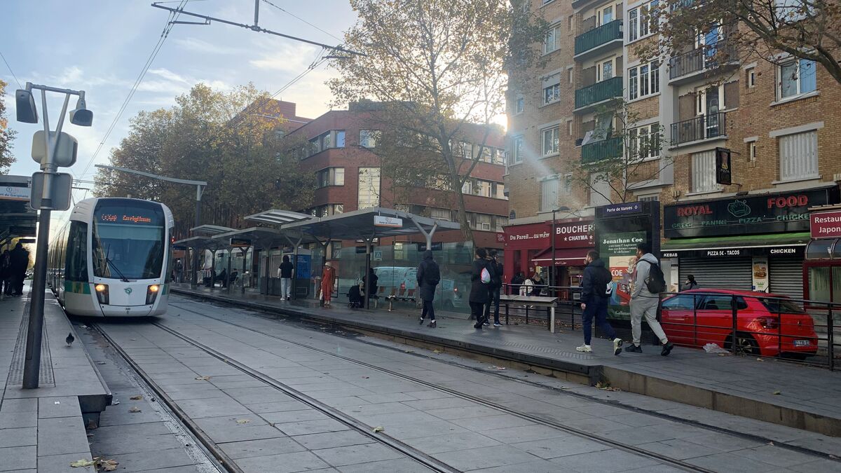 Paris : il intervient pour défendre sa compagne dans le tramway et reçoit cinq coups de couteau