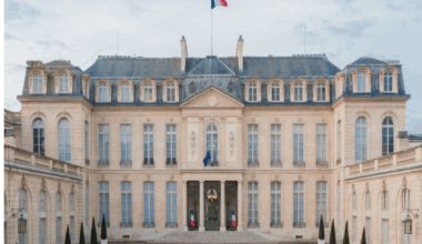 PARIS : Déplacement du président de la République à Toulon dans le cadre du 25ème Conseil des Ministres Franco-Allemand