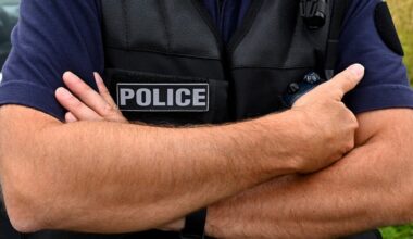 un homme armé d'un couteau s'en prend à son fils et son ex-épouse