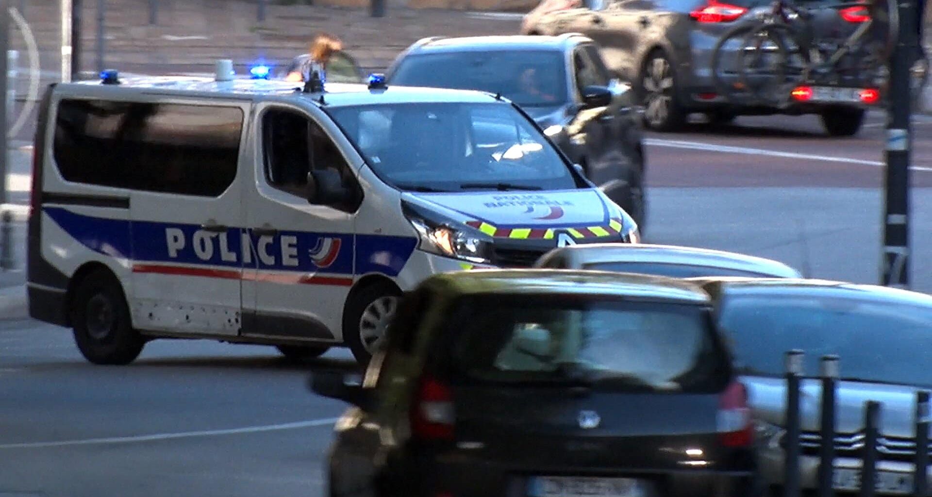 Un homme armé d'un couteau grièvement blessé par un agent de la Bac cours Berriat à Grenoble