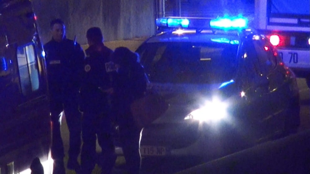 Opération de nuit d'une patrouille de police (illustration). © Joël Kermabon - Place Gre'net