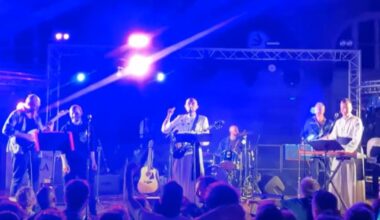 à Toulon, des rockeurs en soutane revisitent Pink Floyd pour promouvoir l’idéologie anti-IVG – Libération