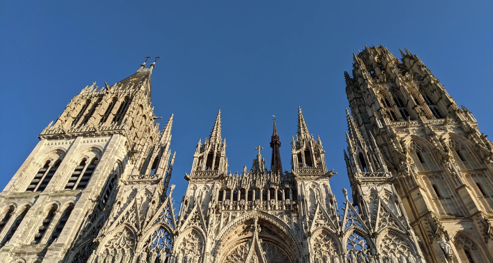 la cathédrale de Rouen, plus large façade de France