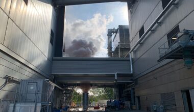 De la fumée au-dessus de l’incinérateur de Créteil : une opération « courante » et sans danger