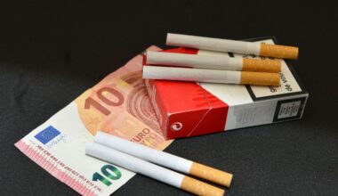 Les prix des paquets de cigarettes vont augmenter et prendre jusqu'à 1 euro dès ce lundi. © ALLILI MOURAD/SIPA
