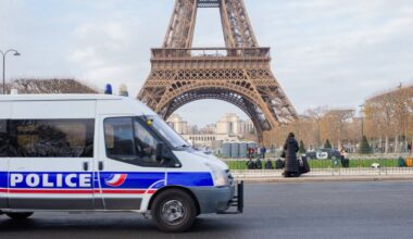 Deux mineurs de 15 et 17 ans ont été arrêtés pour avoir projeté des attentats à Paris. Cedric LEMOINE/SIPA