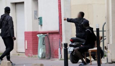 Distribution de cahiers, bricolage et châteaux gonflables… Quand les narcotrafiquants achètent la paix sociale